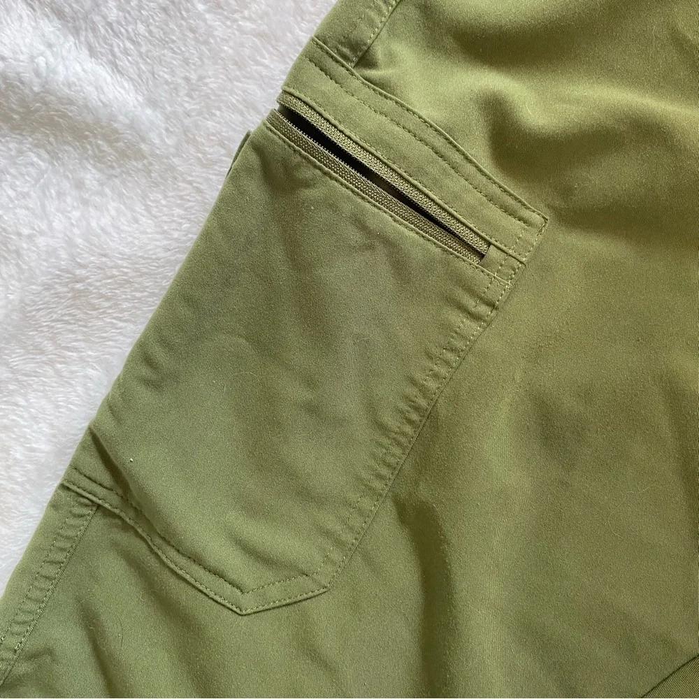 Figs Yola Maternity Skinny Scrub Pants Sz M Dark Olive Green Army Cargo Pockets - Picture 5 of 14